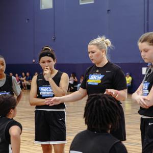 Photo of Simona coaching 7/8 GS team.